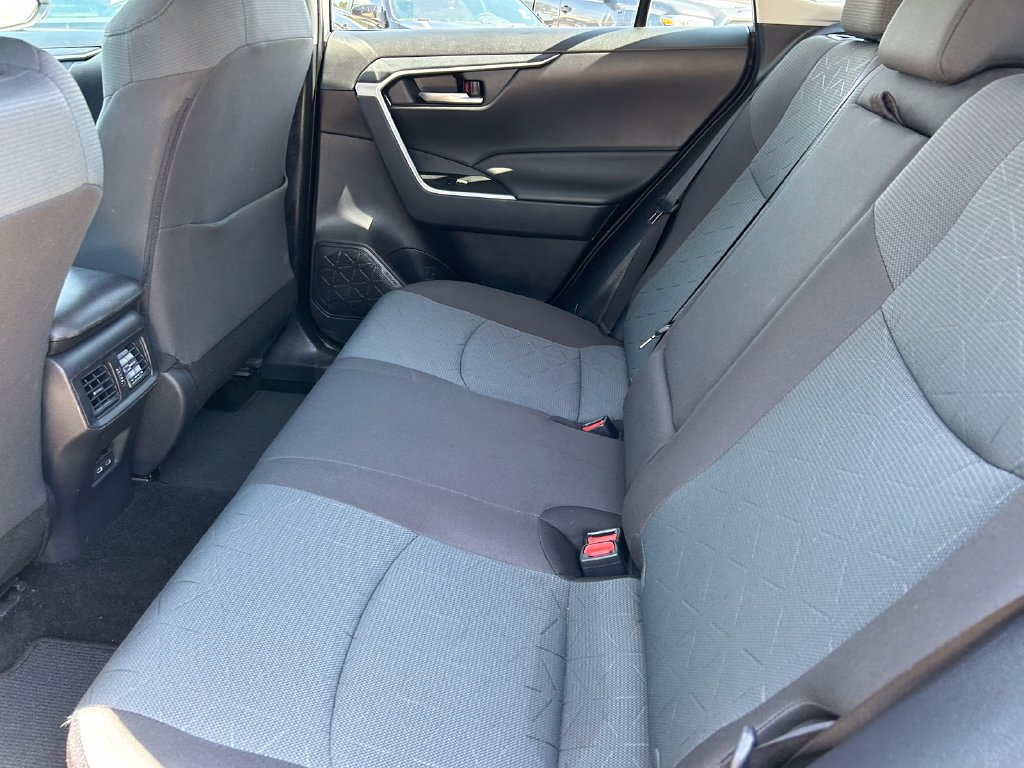 Certified 2025 Toyota RAV4 XLE w/ Convenience Package FWD image 16