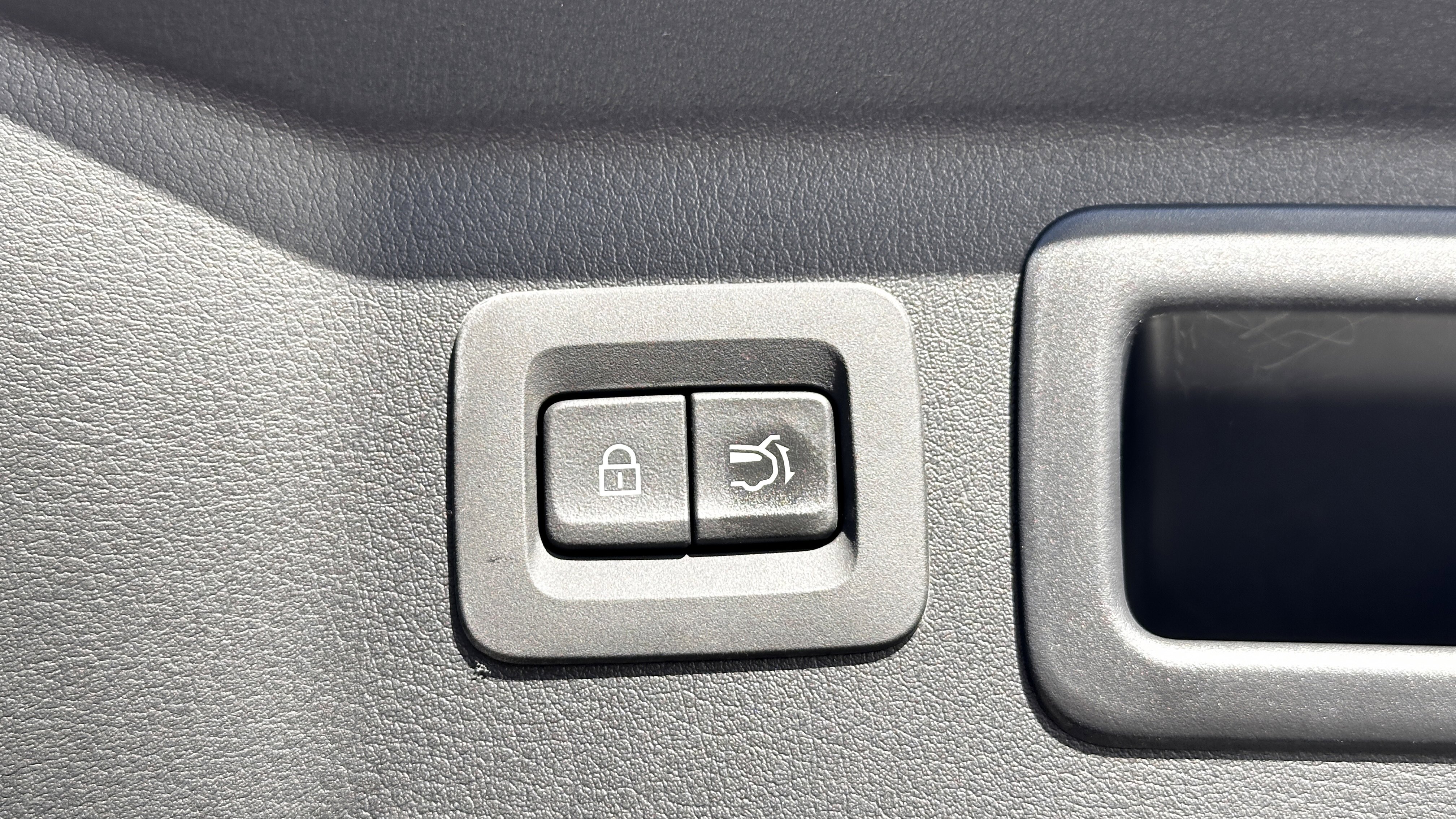 Certified 2025 MAZDA CX-90 3.3 Turbo S w/ Premium Package image 41