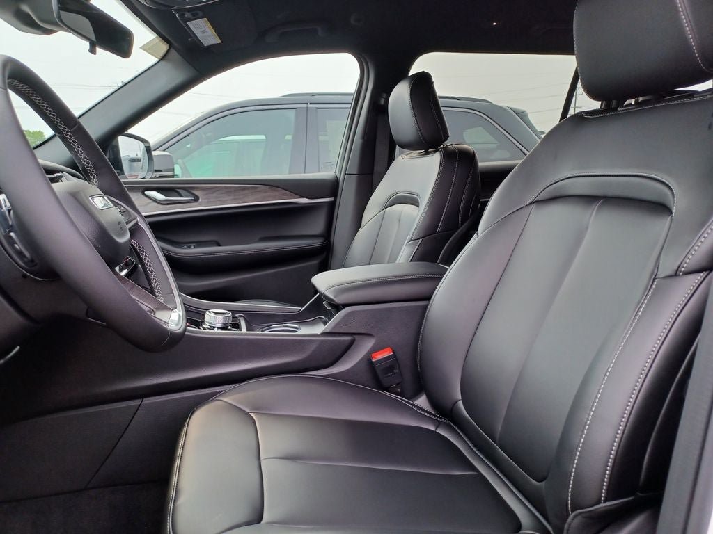 New 2026 Jeep Grand Cherokee L Limited AWD/4WD image 5