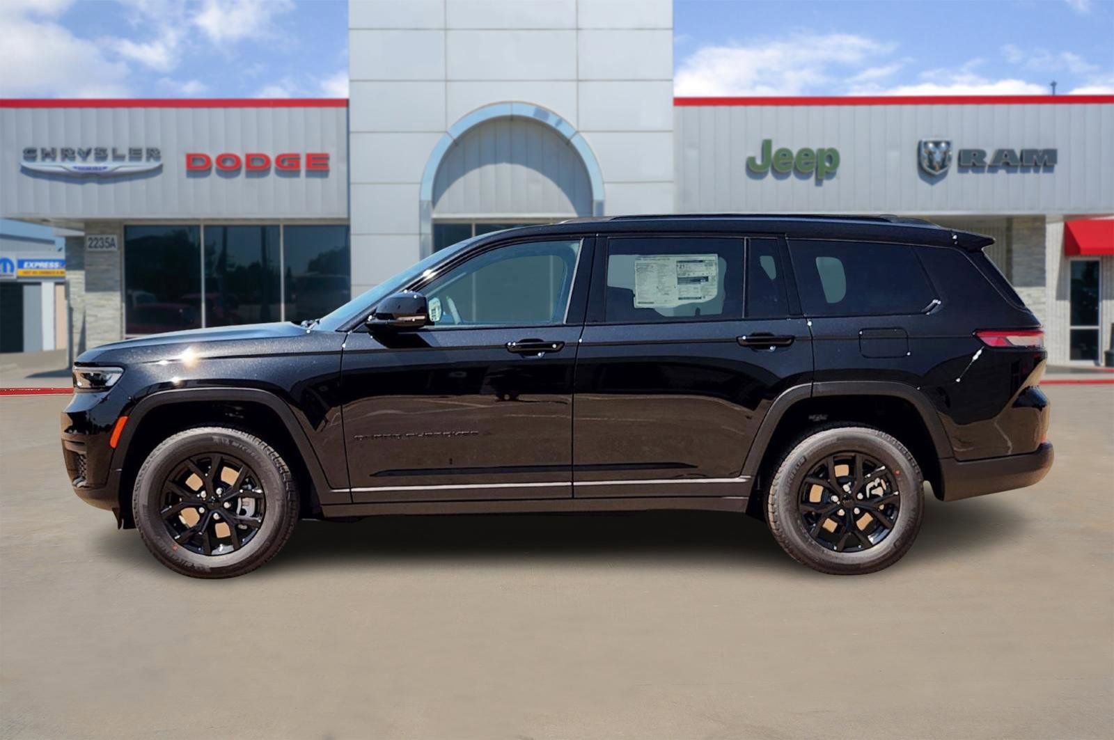 New 2025 Jeep Grand Cherokee L Altitude image 3