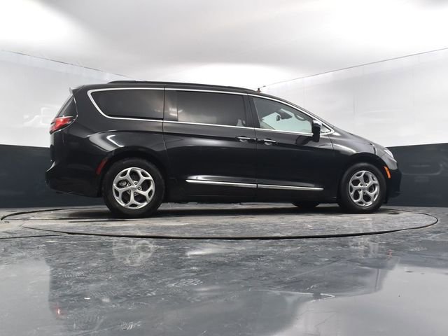 Used 2023 Chrysler Pacifica Limited image 55