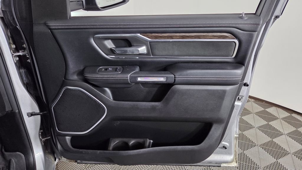 Used 2019 RAM 1500 Laramie image 32