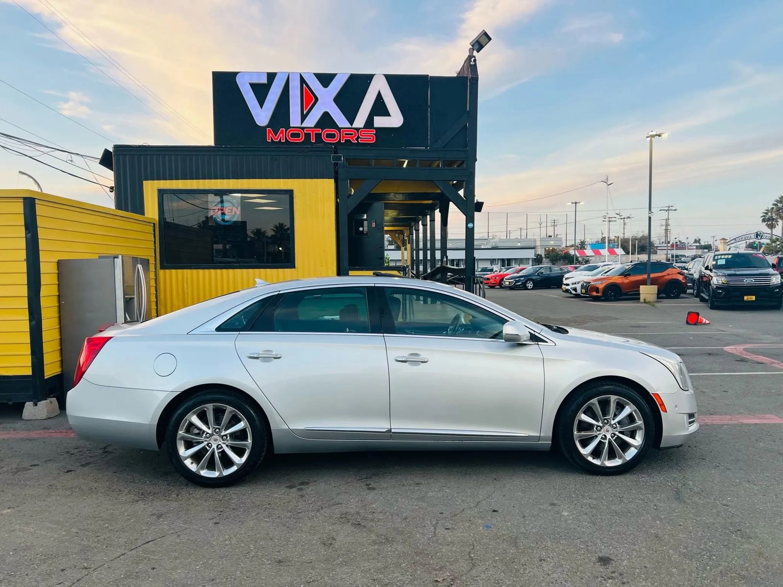 Used 2014 Cadillac XTS Luxury image 4