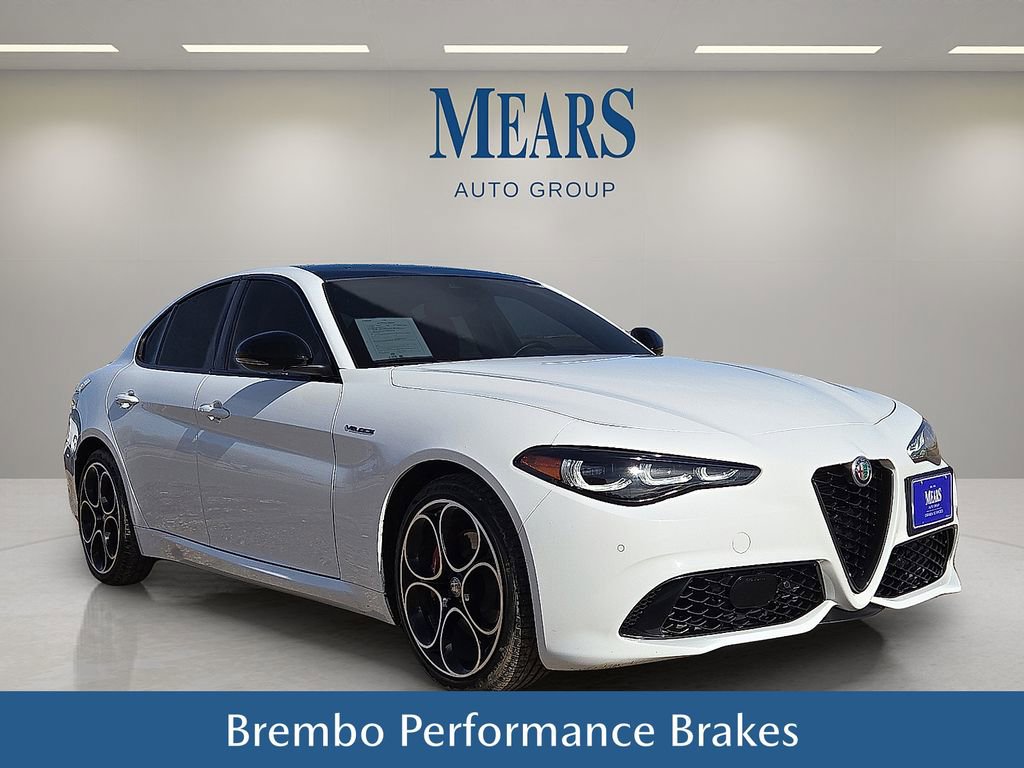 Used 2024 Alfa Romeo Giulia Veloce image 8