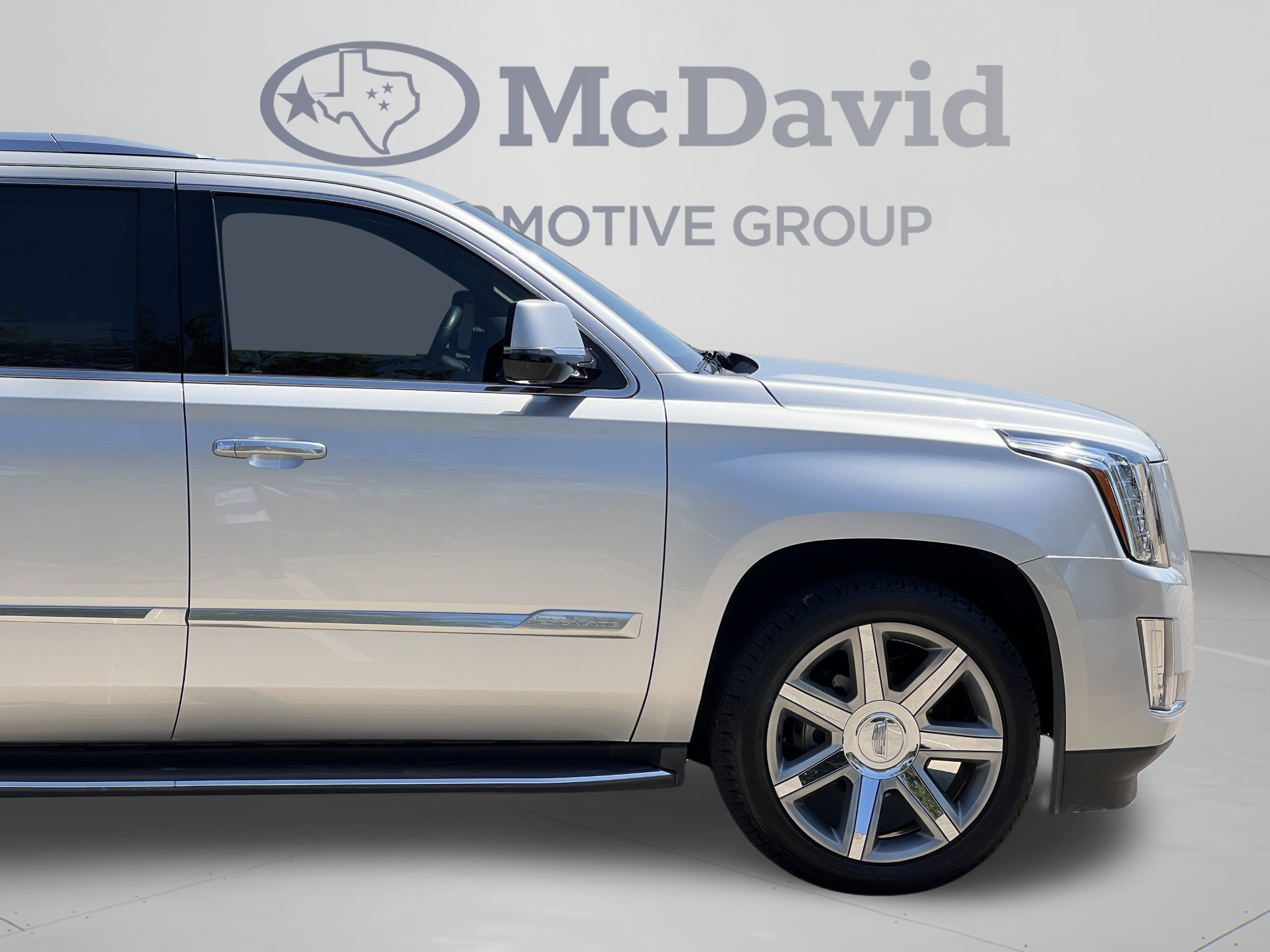 Used 2016 Cadillac Escalade Luxury AWD/4WD image 38