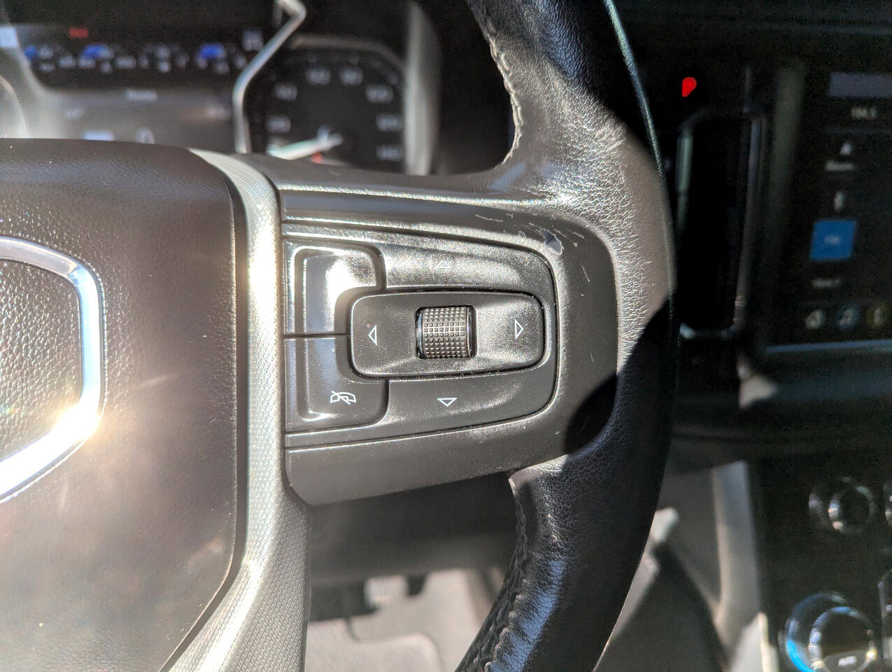 Used 2021 GMC Yukon XL Denali AWD/4WD image 17