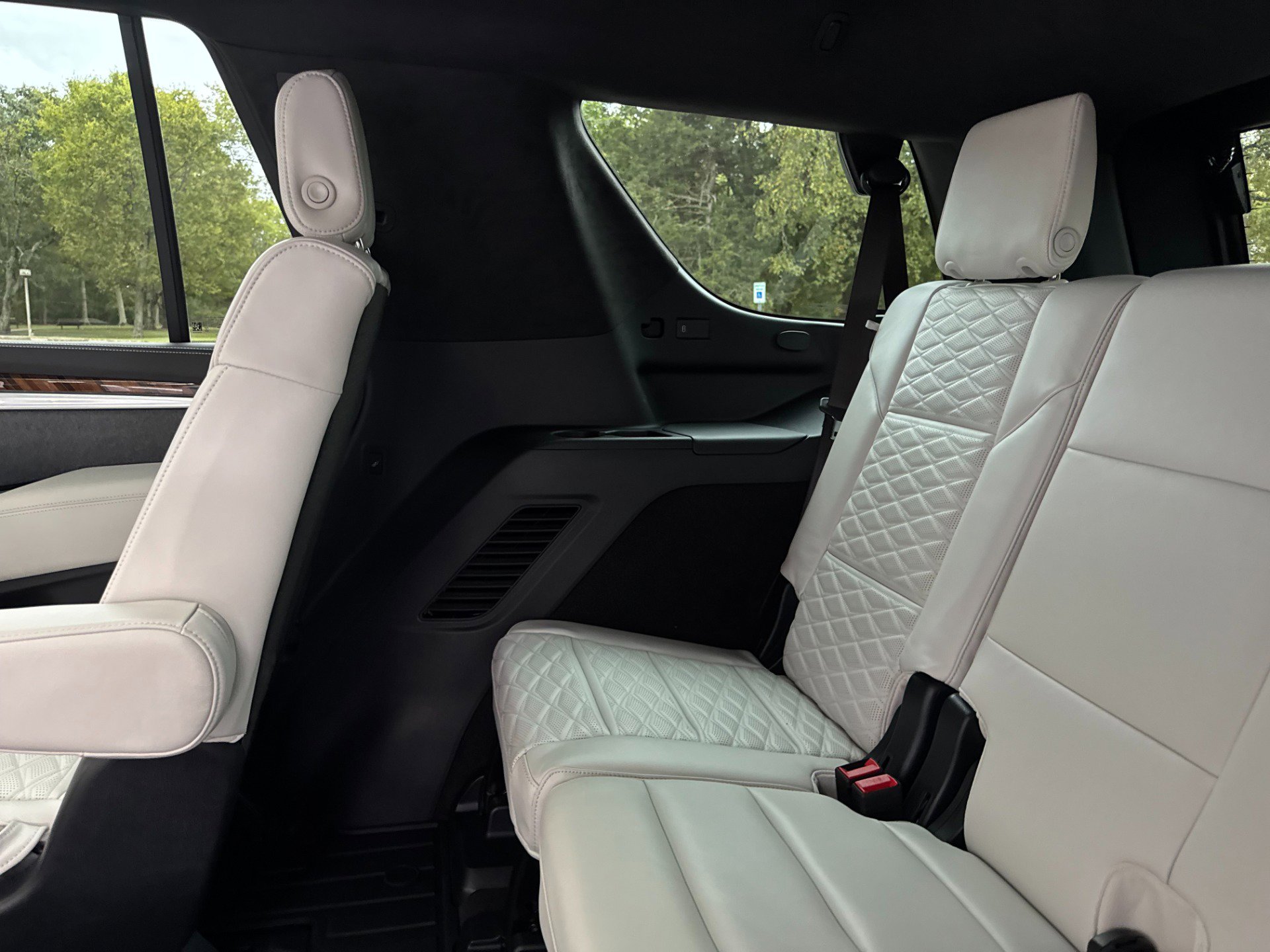 Used 2025 Cadillac Escalade Premium Luxury Platinum image 62