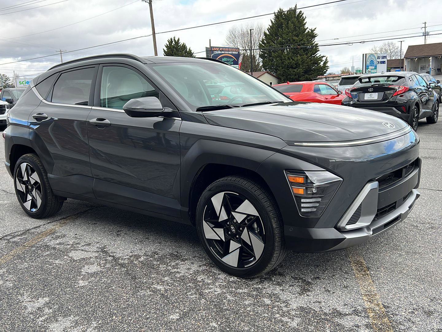 Used 2025 Hyundai Kona Limited image 7