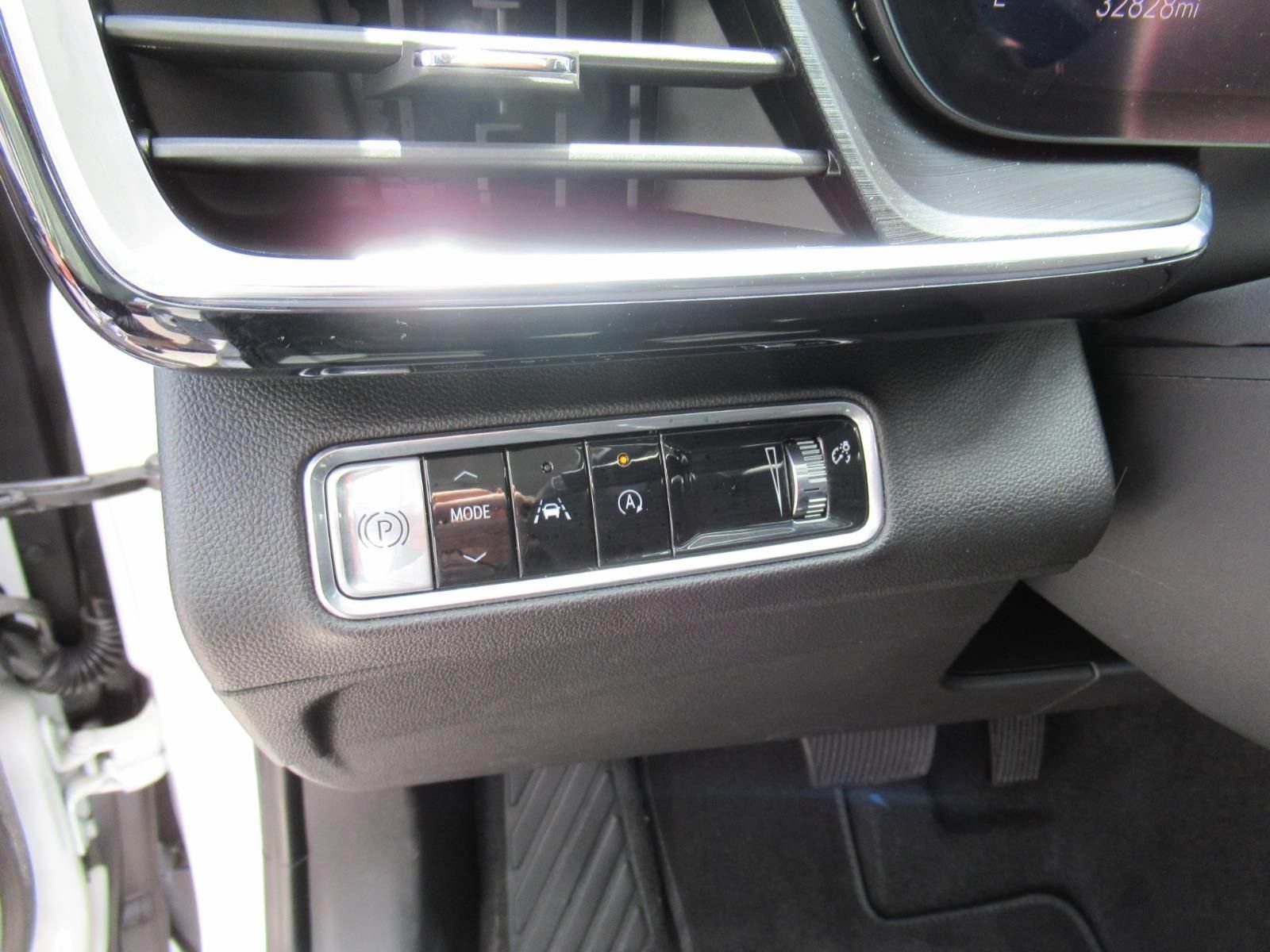 Used 2024 Buick Envision Preferred AWD/4WD image 18