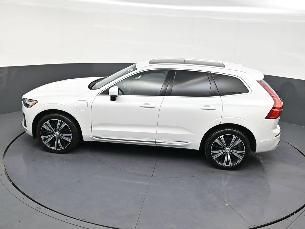 Used 2023 Volvo XC60 T8 Plus image 13