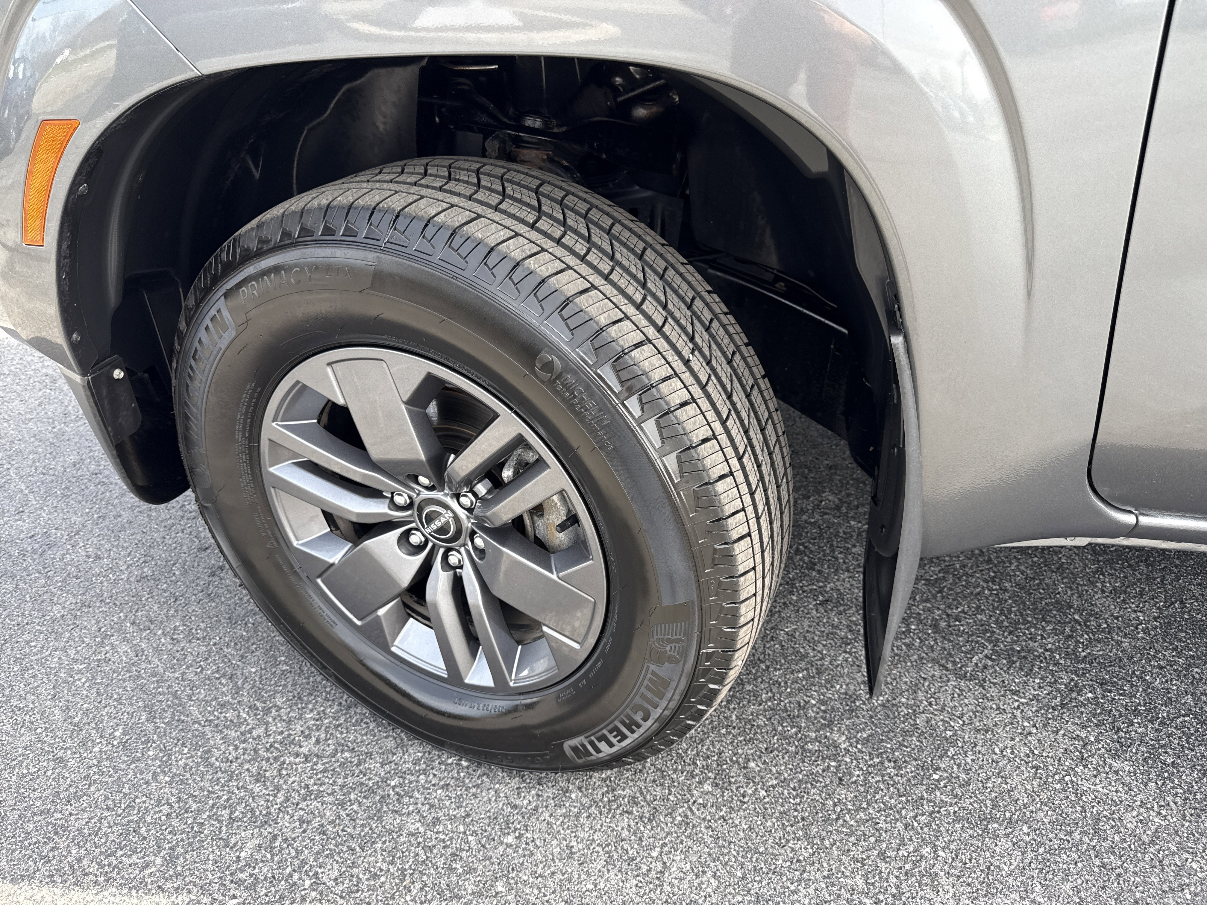 Used 2025 Nissan Frontier SV w/ SV Convenience Package image 3