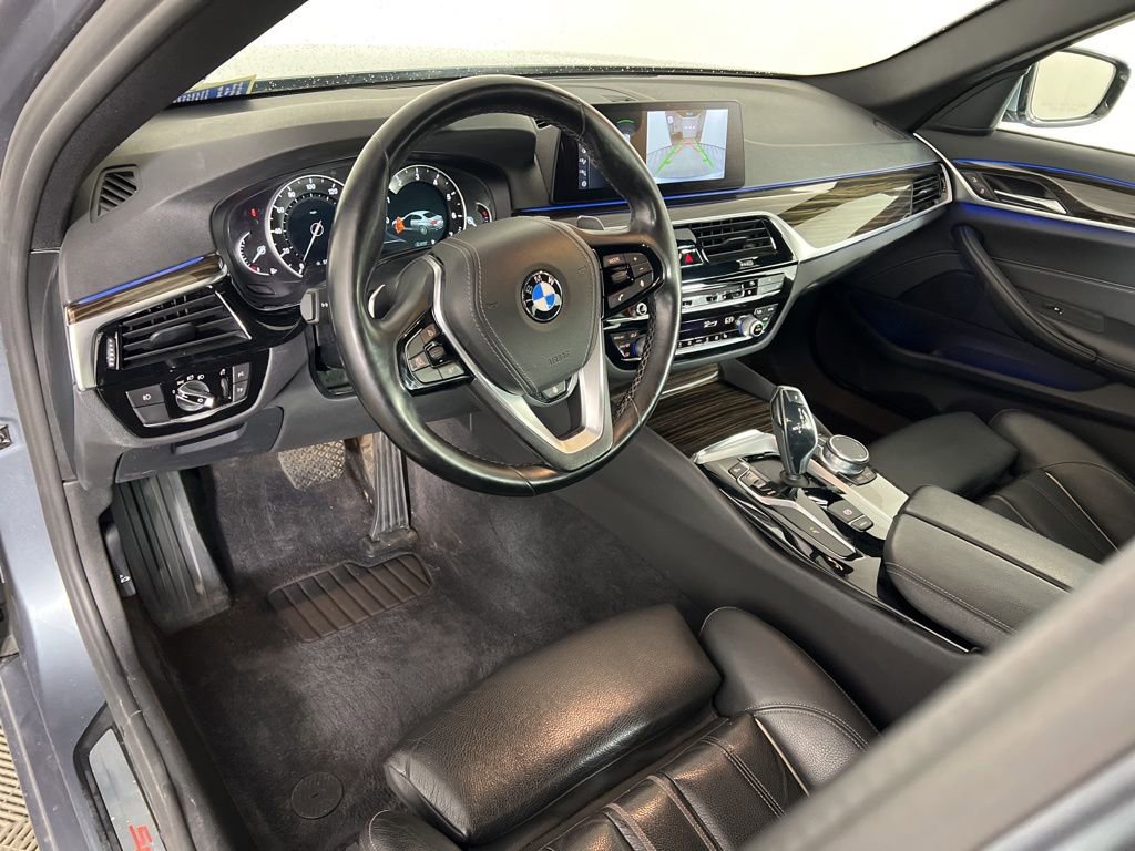Used 2018 BMW 540i xDrive AWD/4WD image 2