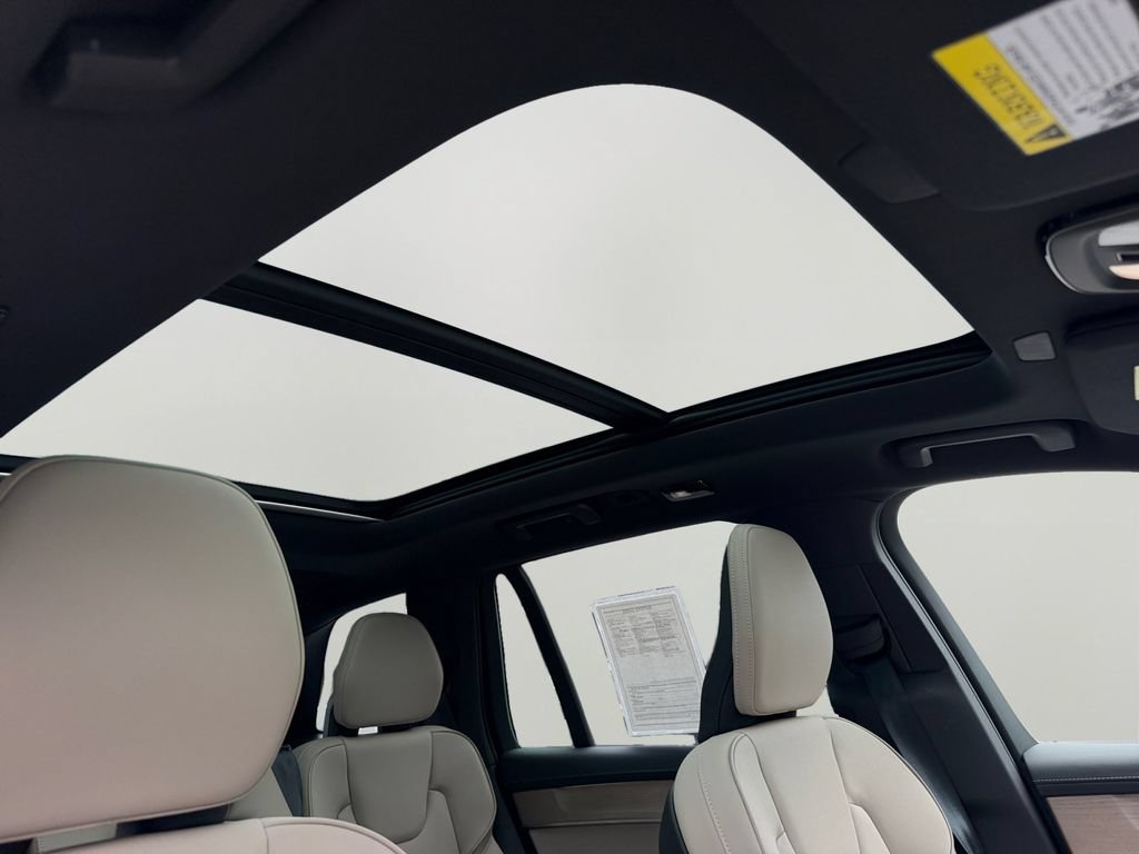 Certified 2026 Volvo XC90 B6 Plus AWD/4WD image 7