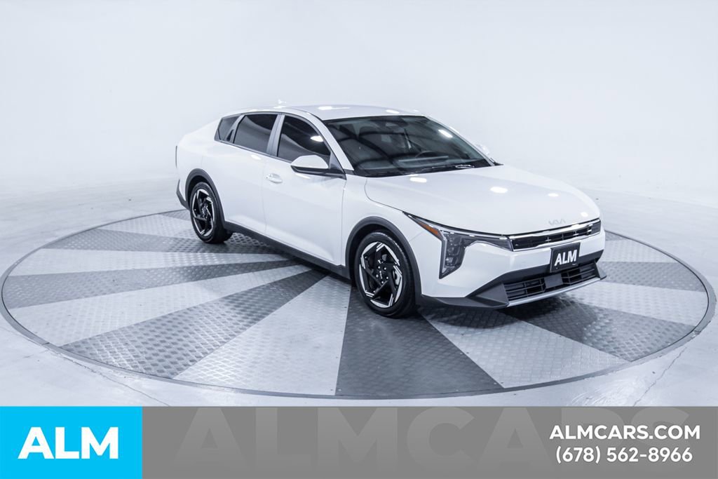 Used 2025 Kia K4 EX image 14