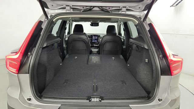 Certified 2026 Volvo XC40 B5 Plus w/ Climate Package AWD/4WD image 41