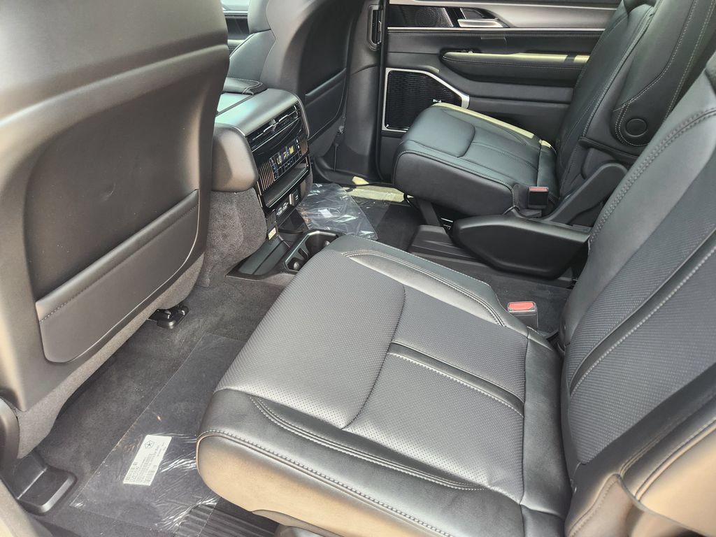 New 2026 Jeep Grand Wagoneer L Limited AWD/4WD image 19