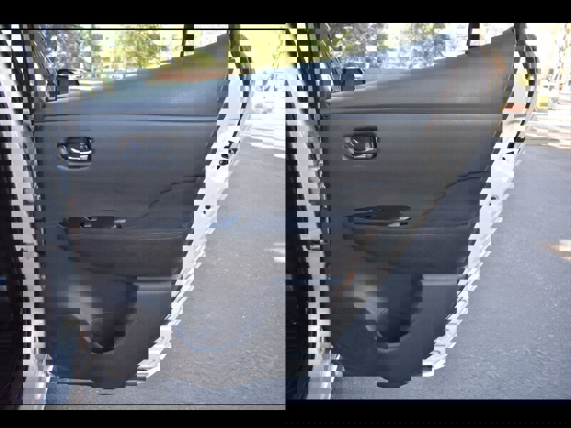 Used 2016 Nissan Leaf SV image 27