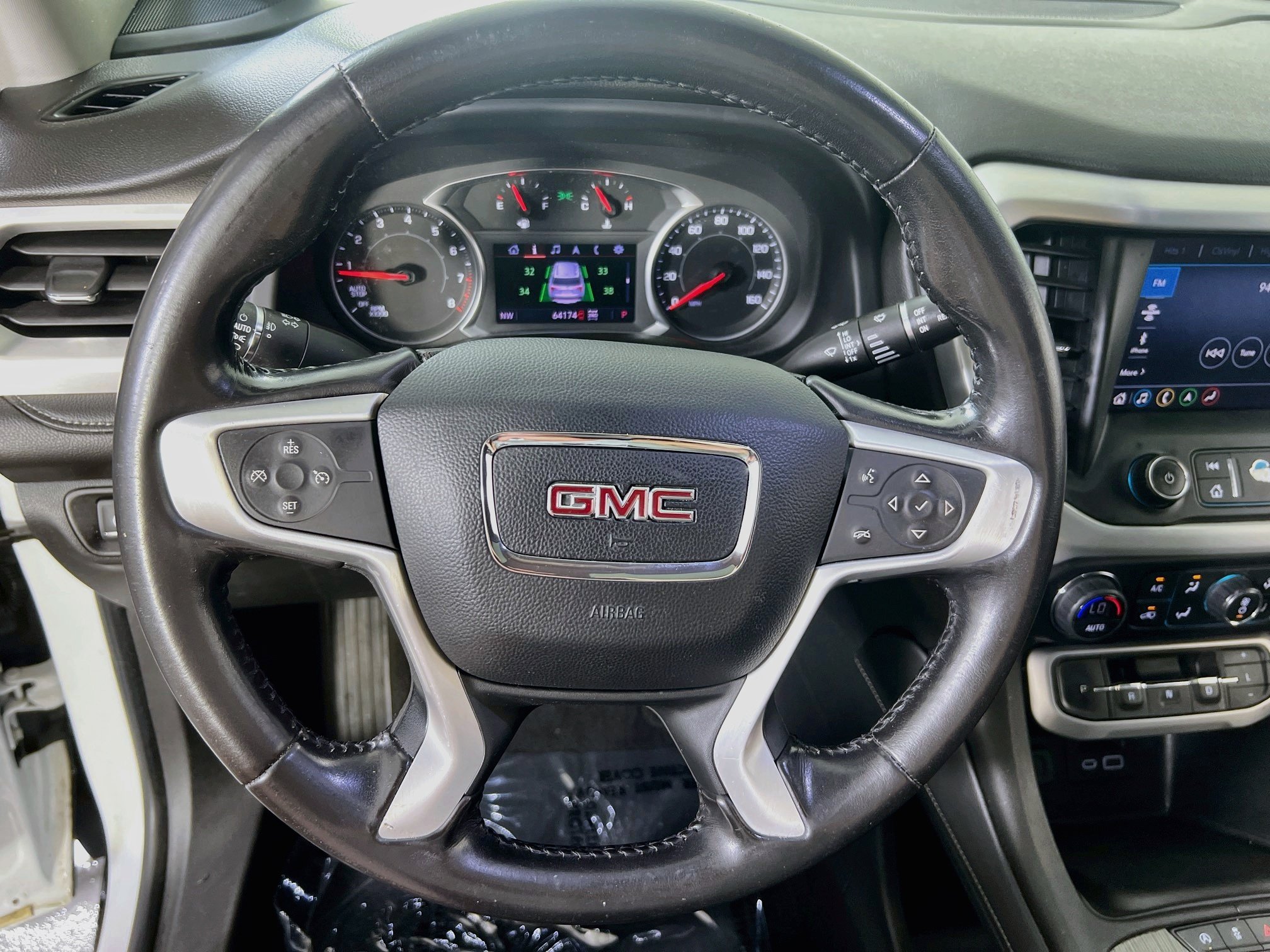 Used 2020 GMC Acadia SLT AWD/4WD image 11