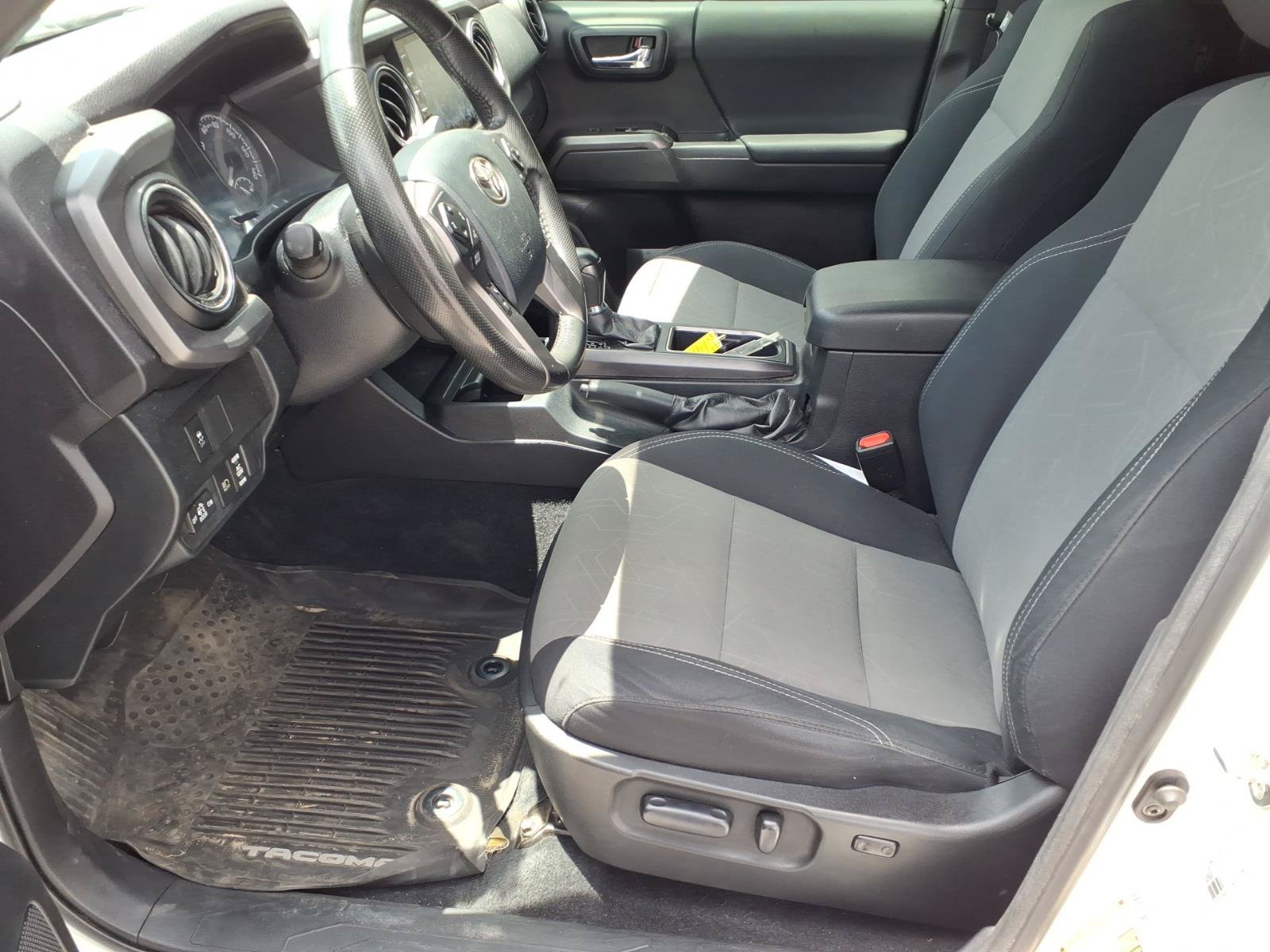 Used 2020 Toyota Tacoma TRD Off-Road w/ Exterior Package AWD/4WD image 11