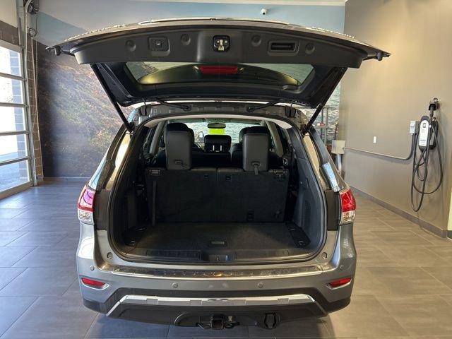 Used 2016 Nissan Pathfinder Platinum image 31