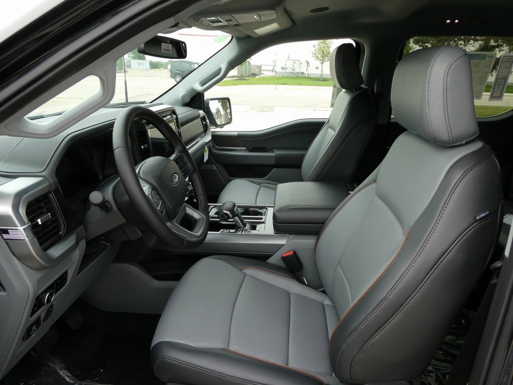 New 2025 Ford F150 Lariat w/ Equipment Group 502A High image 28