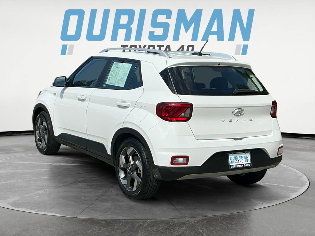 Used 2025 Hyundai Venue SEL FWD image 5