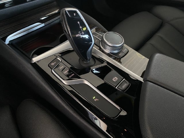 Used 2020 BMW 530i xDrive w/ Convenience Package AWD/4WD image 27