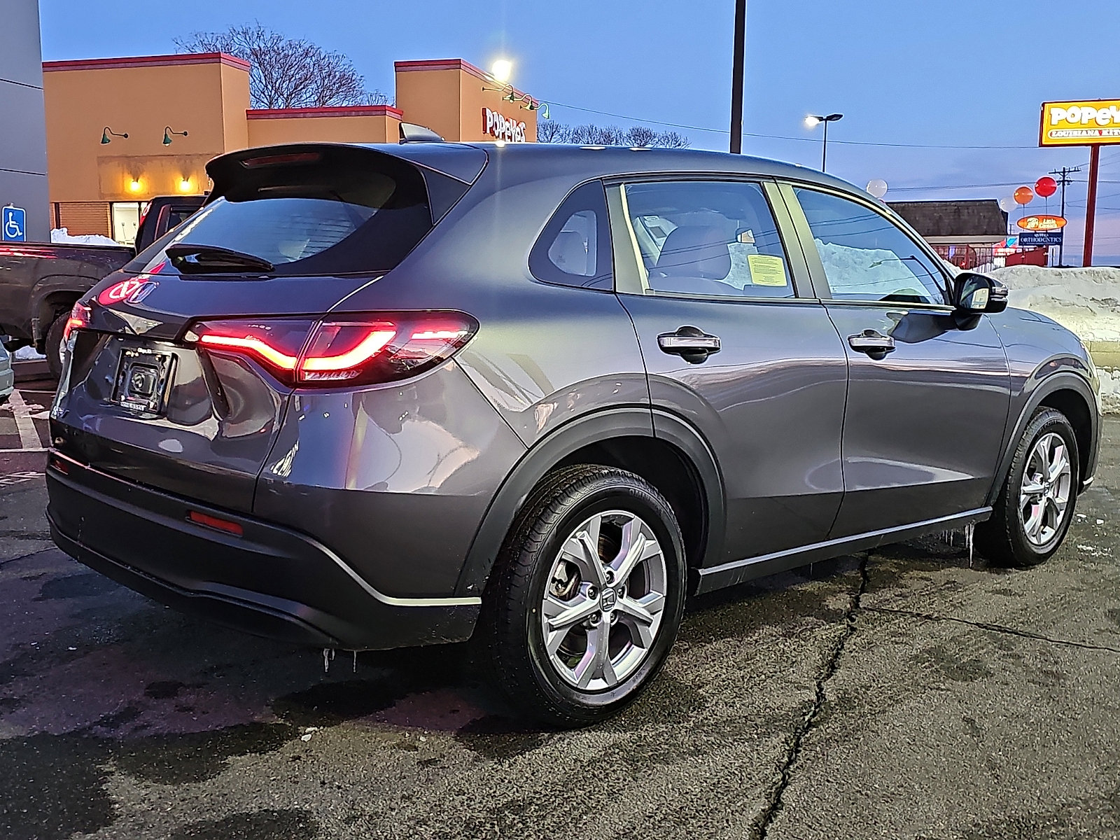 Used 2023 Honda HR-V LX image 6