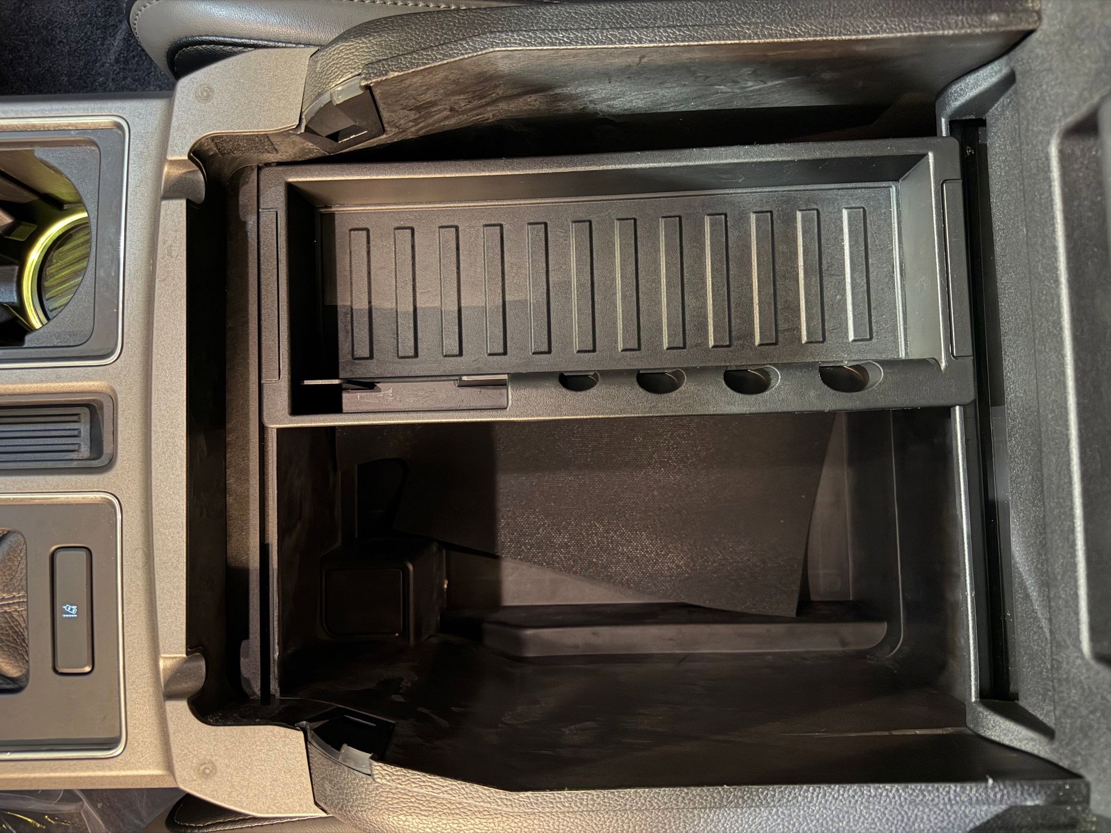 Used 2017 Ford F150 Raptor w/ Equipment Group 802A Luxury AWD/4WD image 37