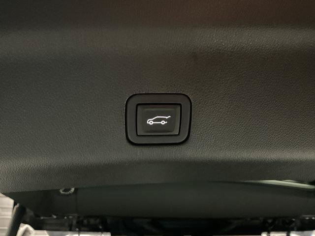 Used 2024 Chevrolet Tahoe LT w/ Luxury Package AWD/4WD image 14
