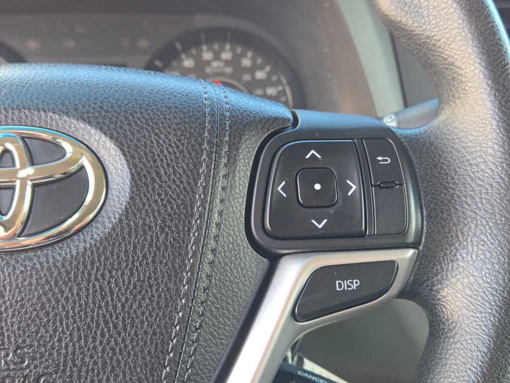 Used 2015 Toyota Sienna LE FWD image 28