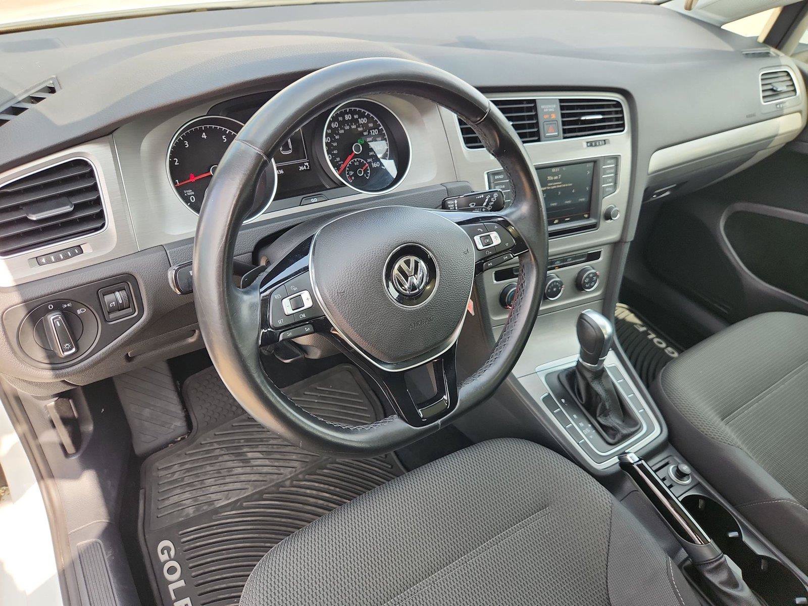 Used 2016 Volkswagen Golf S FWD image 10