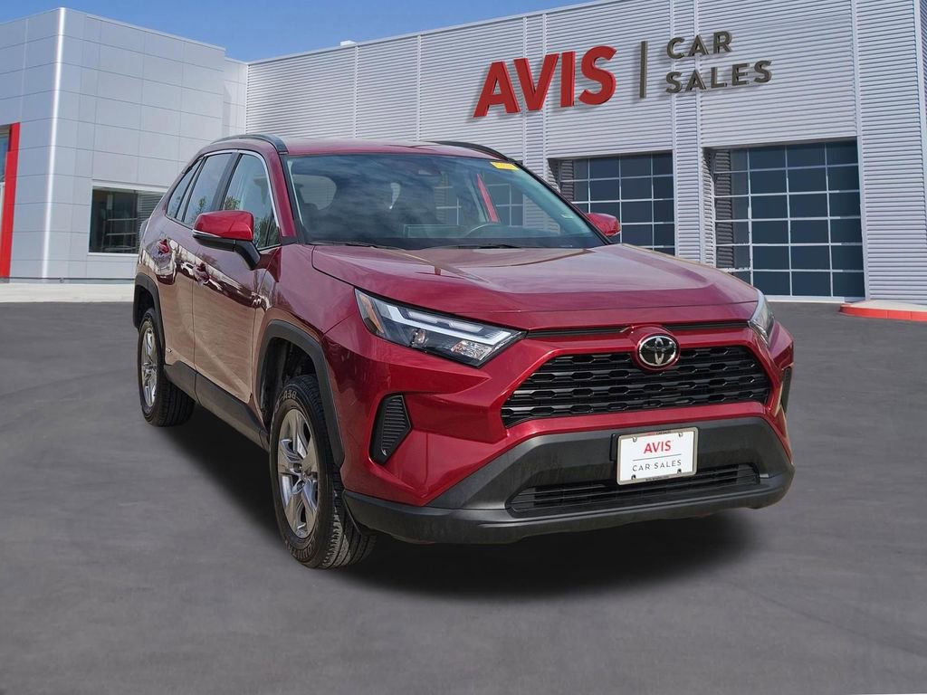 Used 2025 Toyota RAV4 XLE image 9