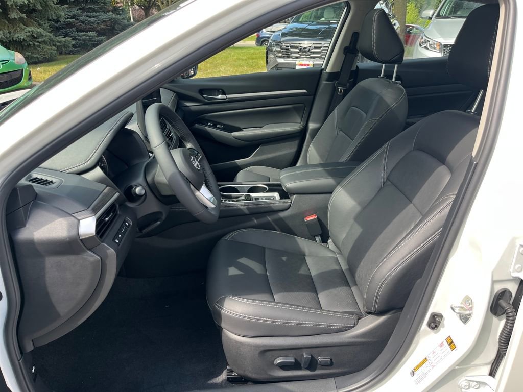 New 2025 Nissan Altima 2.5 SL image 13