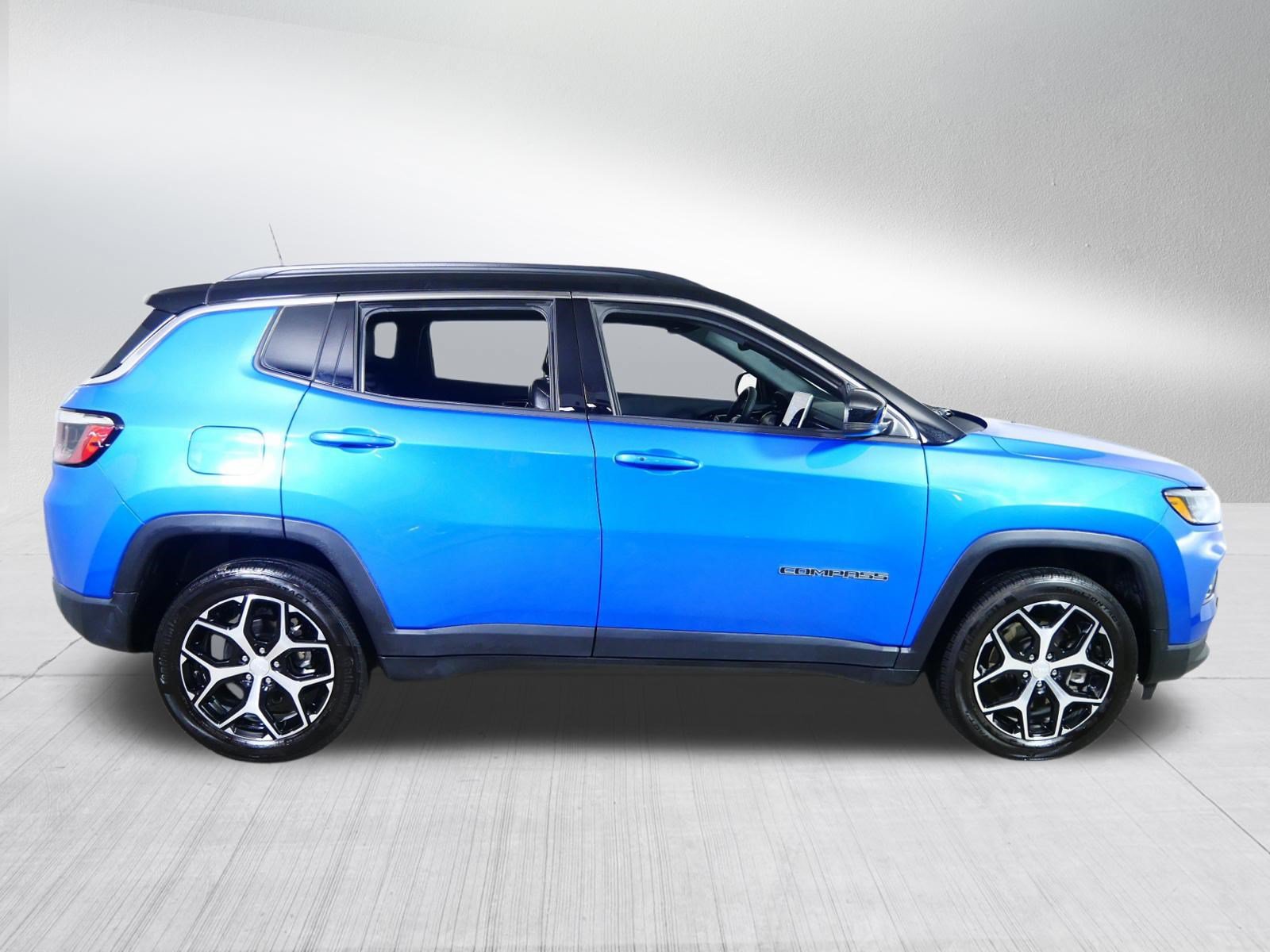 Used 2024 Jeep Compass Limited AWD/4WD image 8