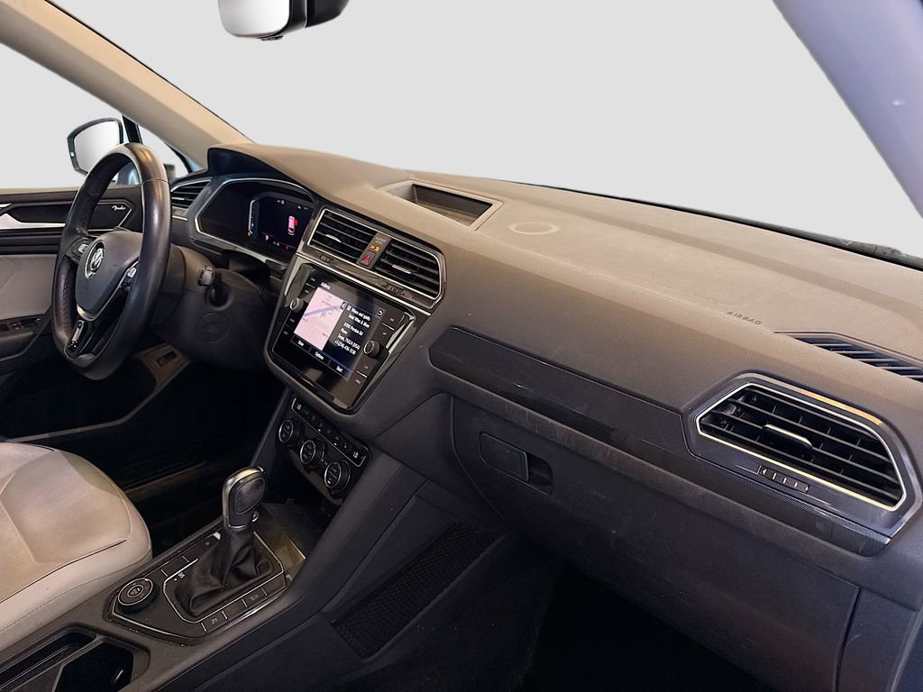 Used 2019 Volkswagen Tiguan SEL Premium w/ 3rd Row Seat Package image 29