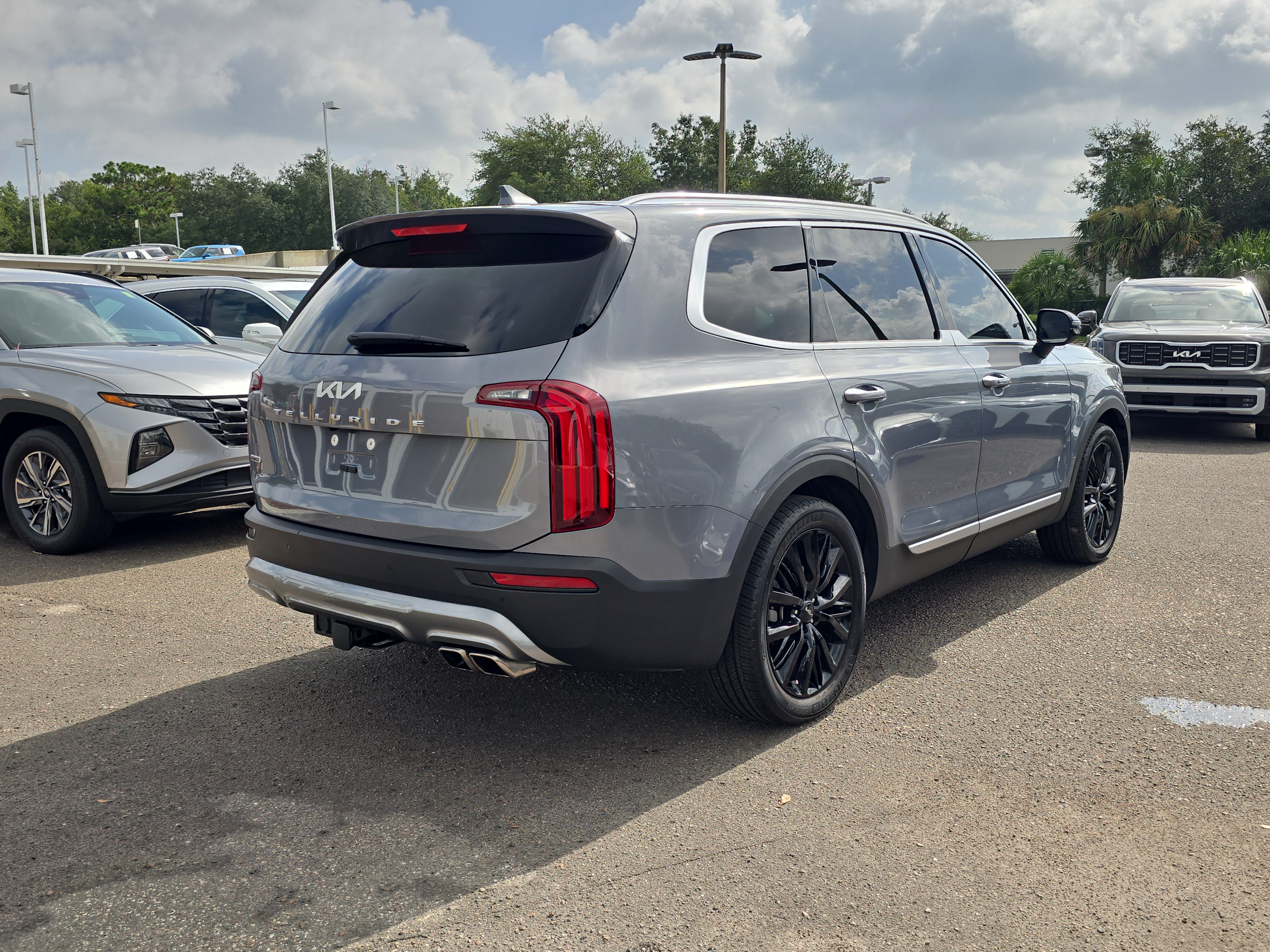 Certified 2022 Kia Telluride SX w/ Towing Package AWD/4WD image 8