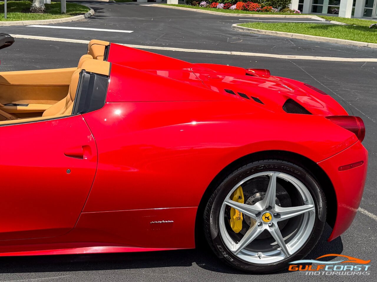Used 2012 Ferrari 458 Spider RWD image 43
