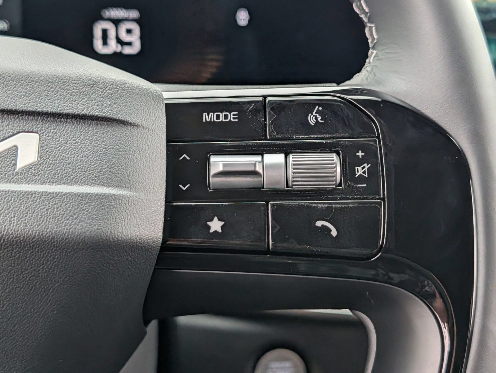 New 2026 Kia Sorento LX FWD image 32