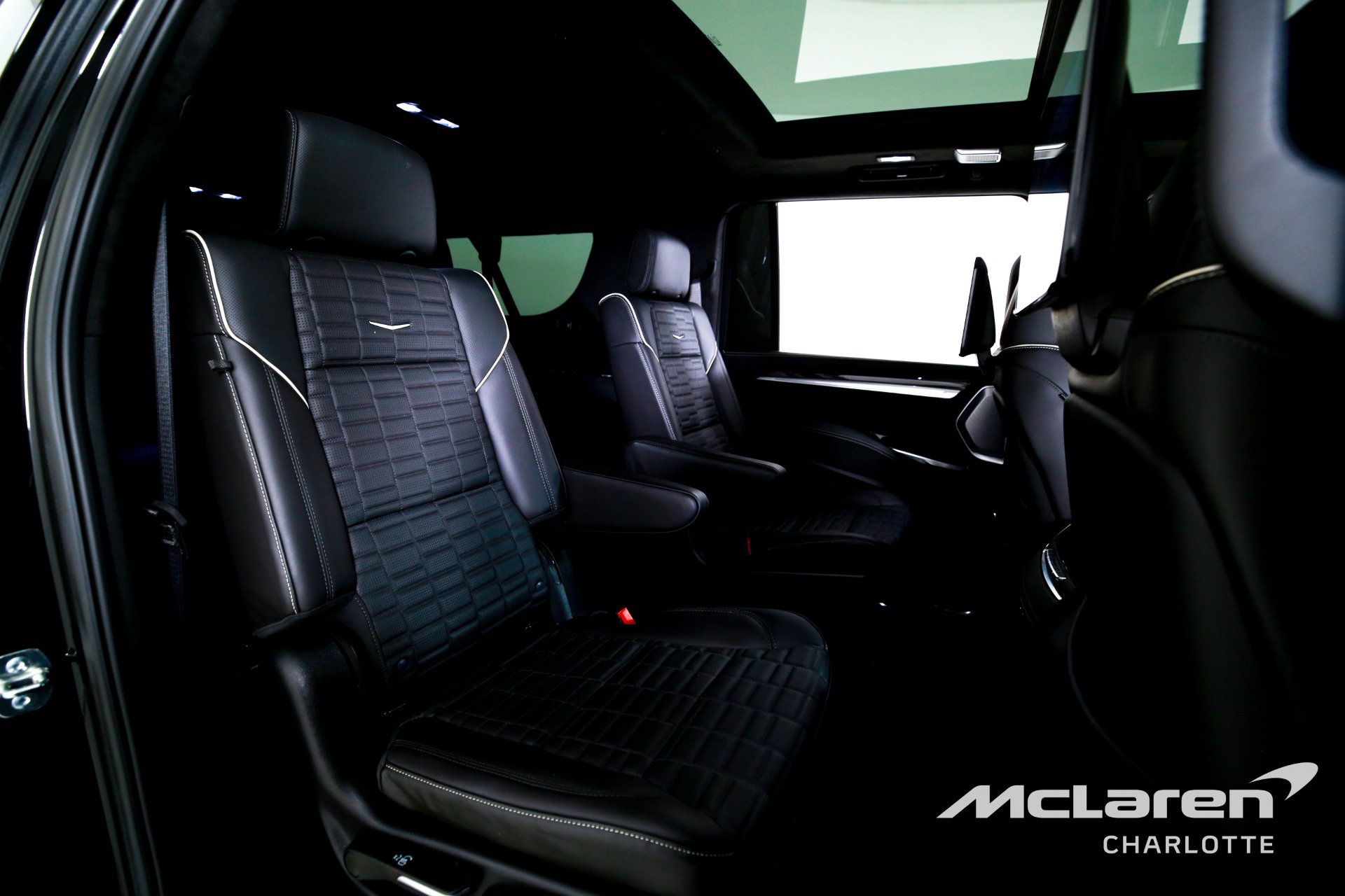 Used 2025 Cadillac Escalade ESV V image 27