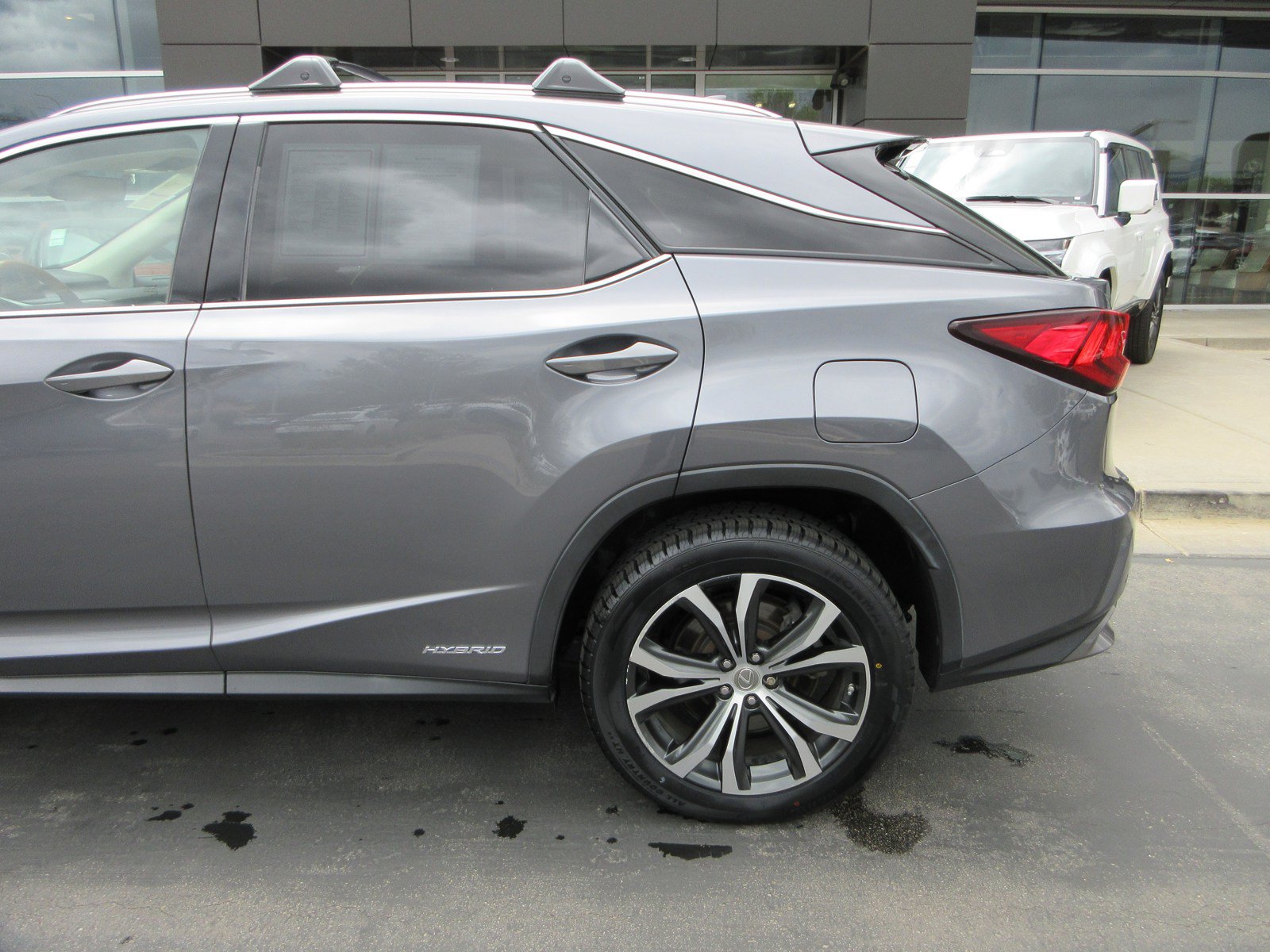 Used 2016 Lexus RX 450h AWD w/ Cold Weather Package image 4
