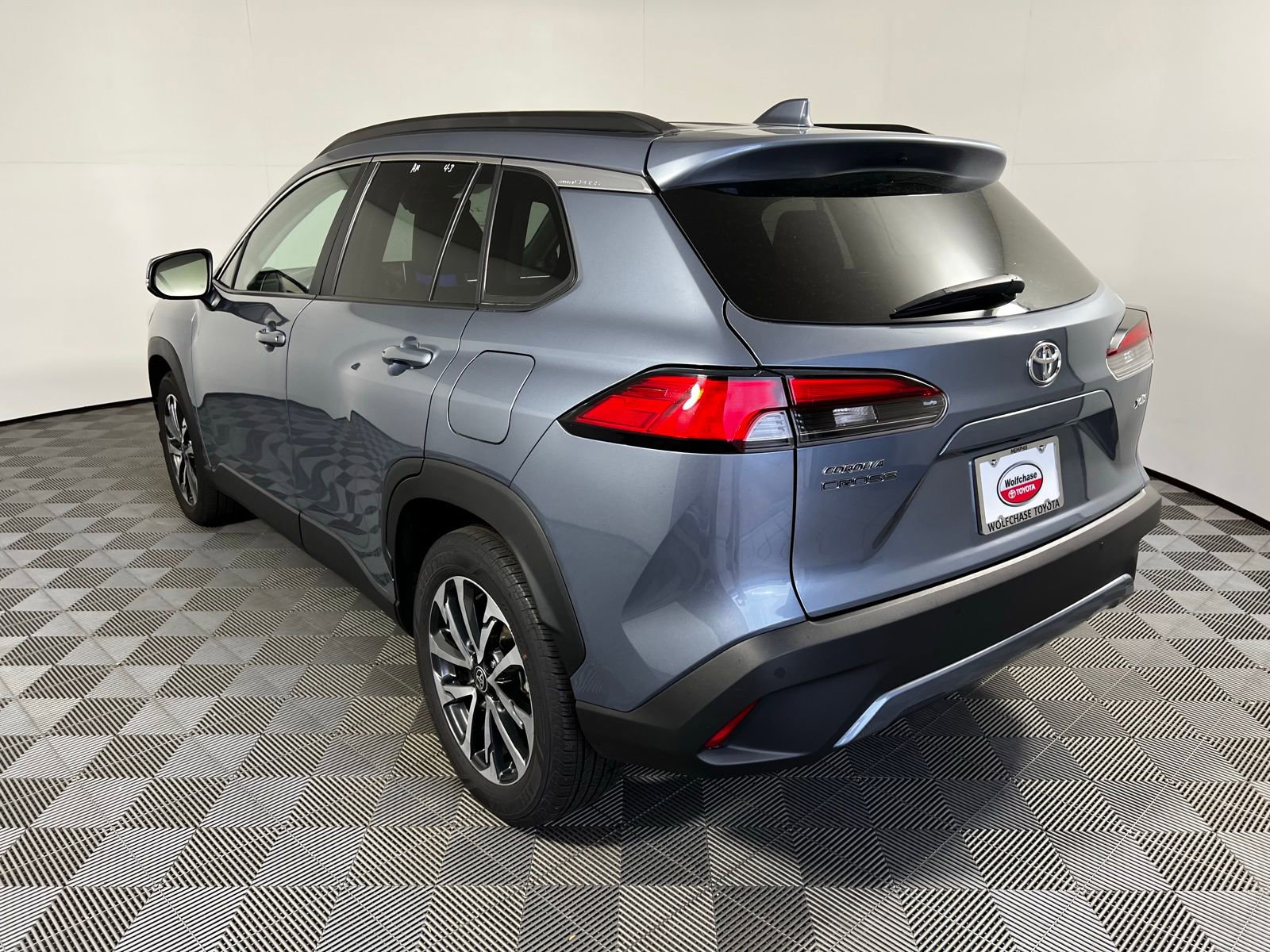 Used 2024 Toyota Corolla Cross XLE FWD image 7
