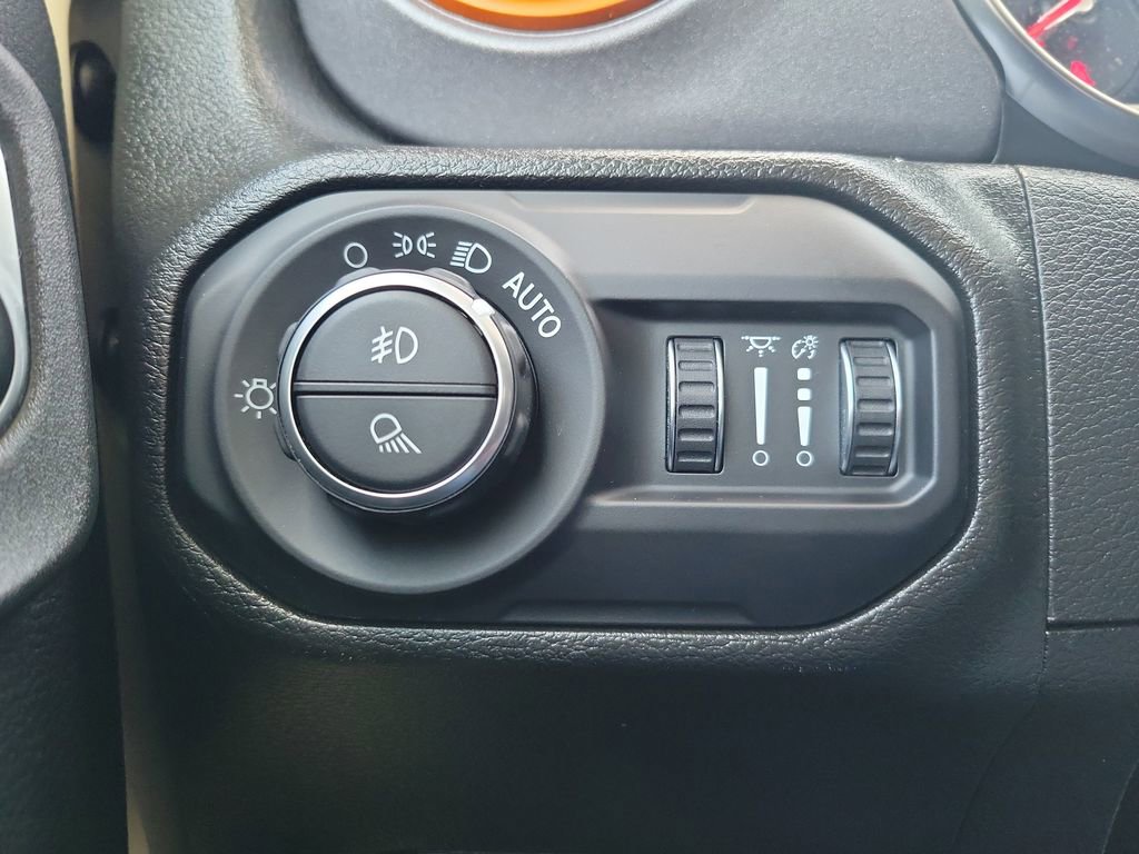 Used 2022 Jeep Gladiator Mojave w/ Cold Weather Group image 28