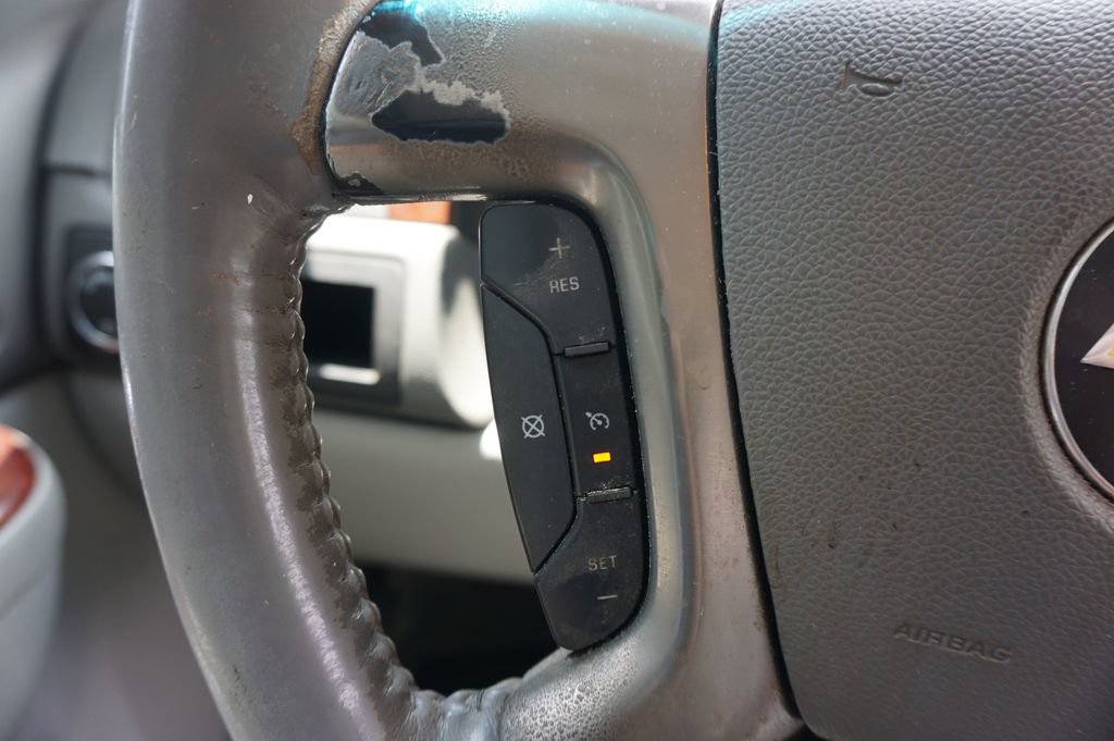 Used 2010 Chevrolet Avalanche LTZ RWD image 7