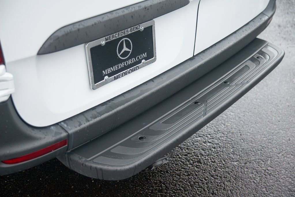 New 2025 Mercedes-Benz Sprinter 4500 image 18