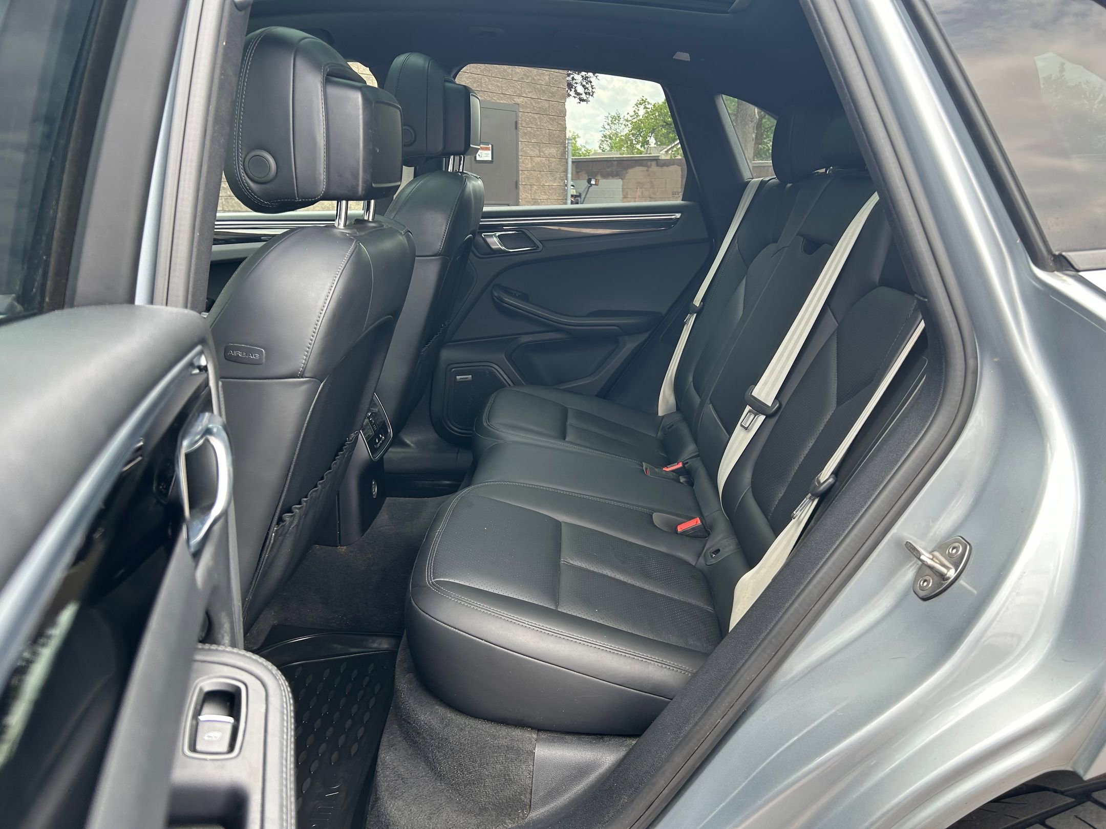 Used 2019 Porsche Macan AWD/4WD image 24