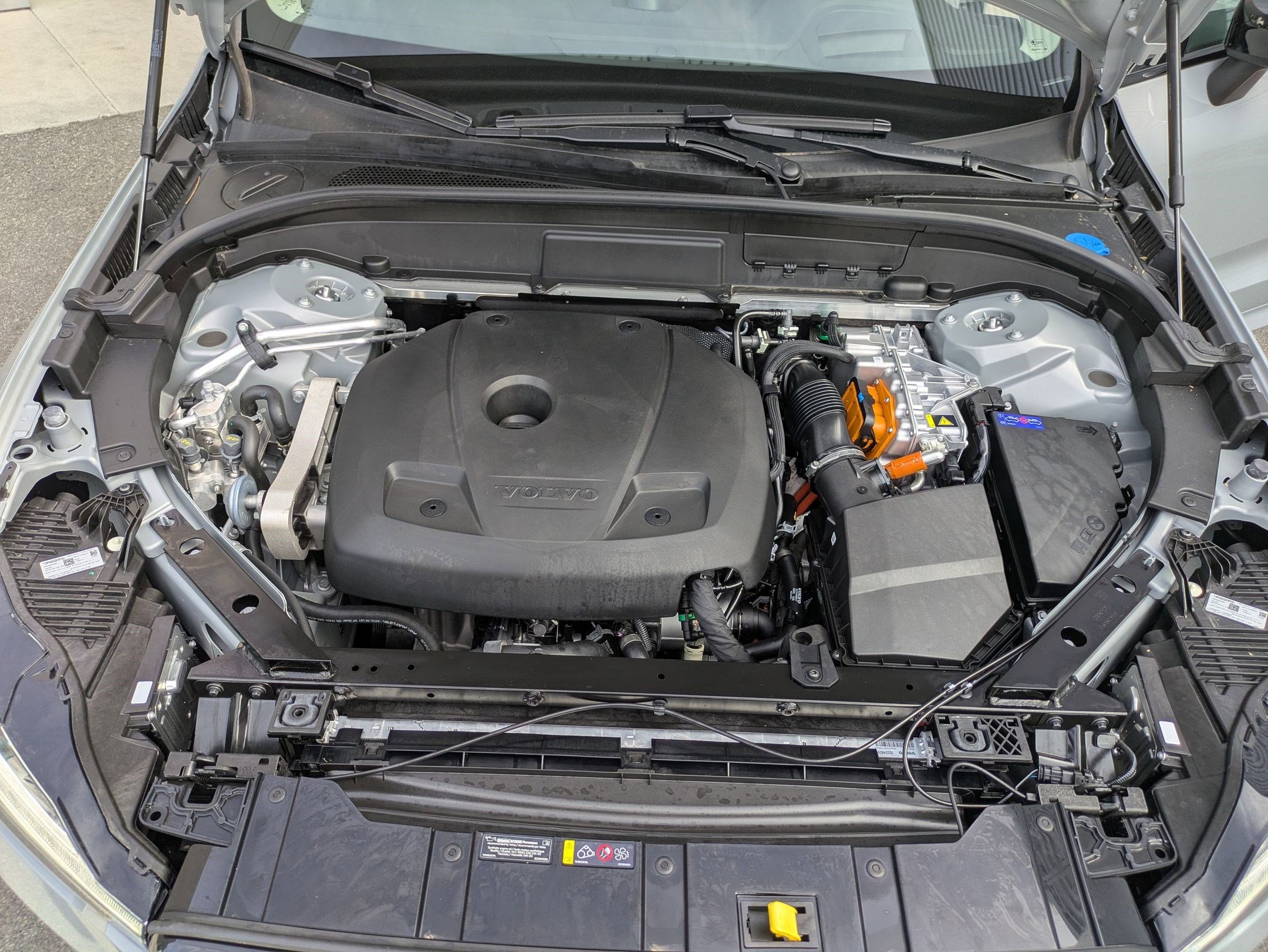 Used 2026 Volvo XC60 T8 Ultra image 32