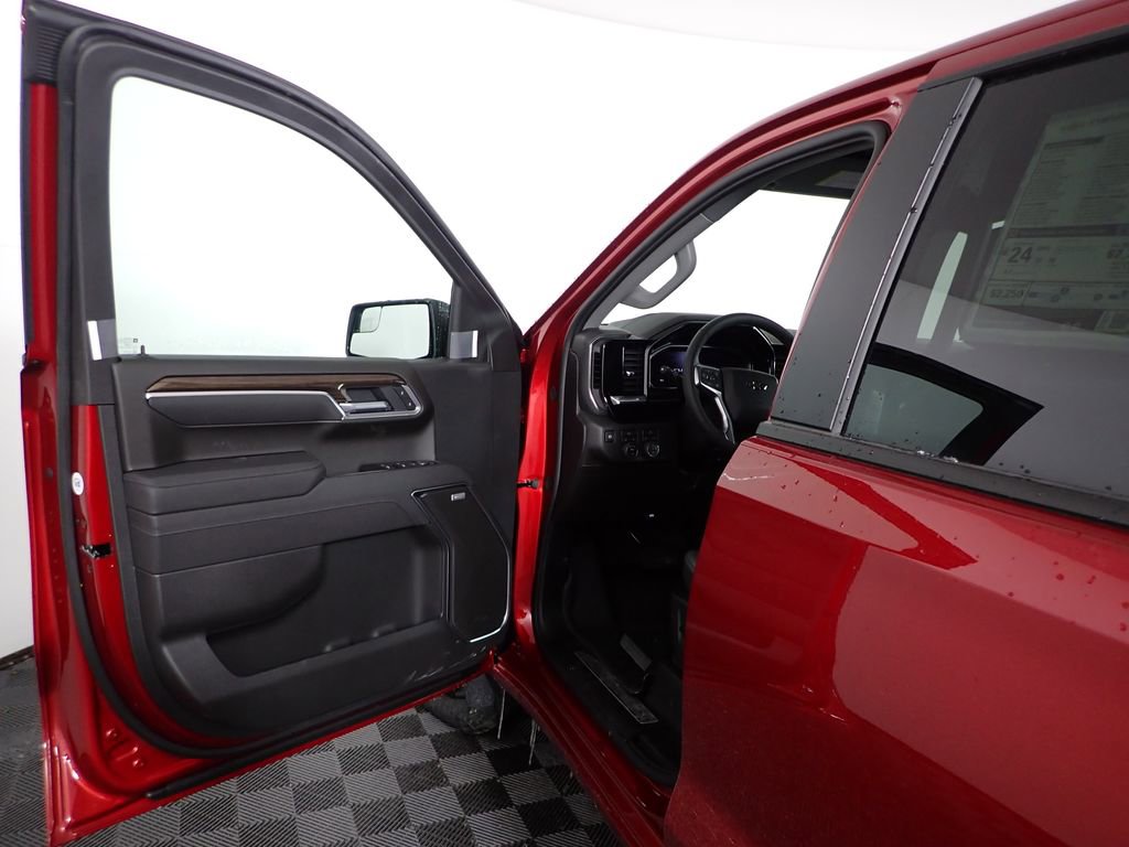 New 2026 Chevrolet Silverado 1500 RST w/ Dark Appearance Package image 15