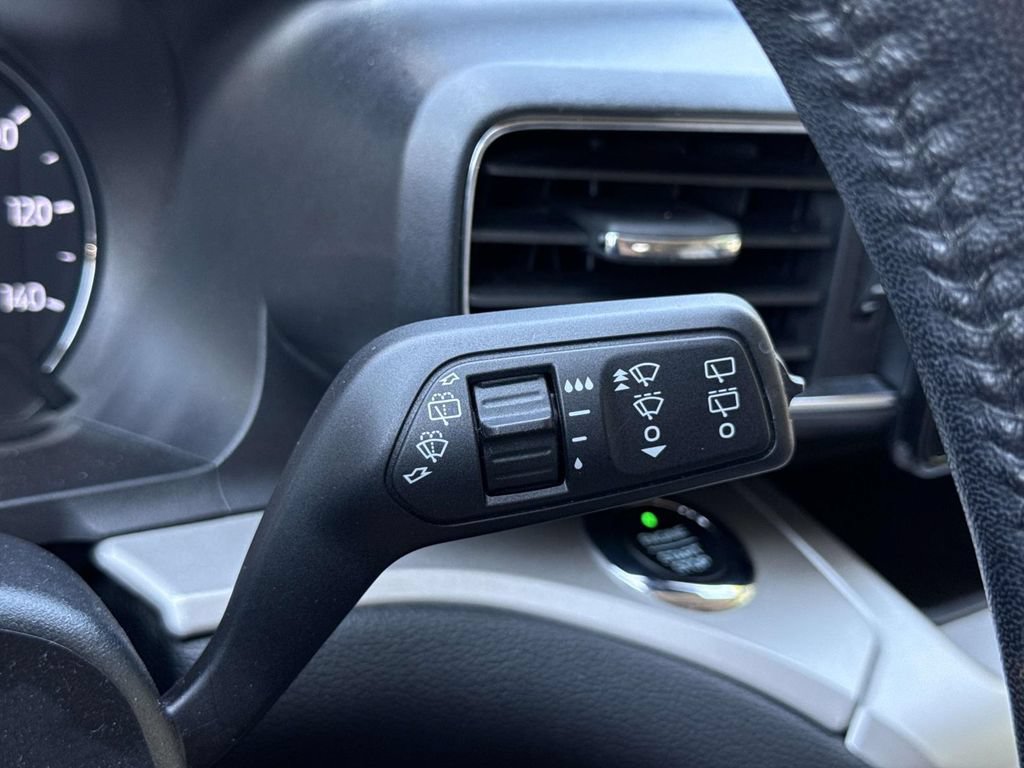 Used 2020 Ford Explorer XLT w/ Equipment Group 202A RWD image 37