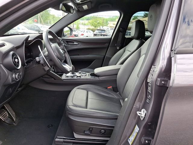 Used 2024 Alfa Romeo Stelvio Sprint image 14